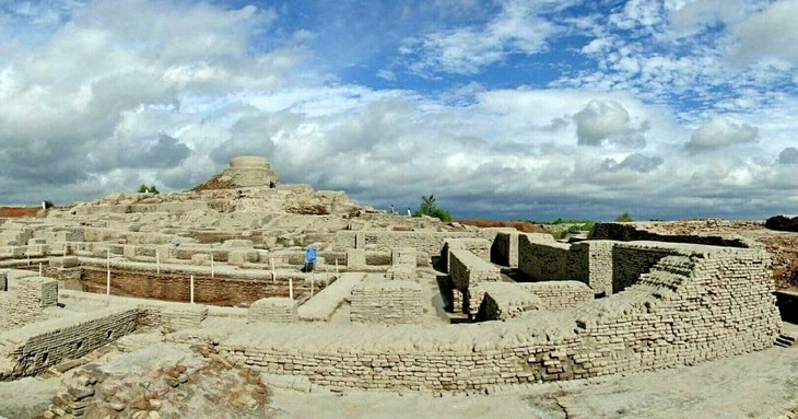 सिन्धु घाटी सभ्यता: इतिहास, भौगोलिक विस्तार, नगर योजना व प्रमुख स्थल सिन्धु घाटी सभ्यता: इतिहास, भौगोलिक विस्तार, नगर योजना व प्रमुख स्थल
